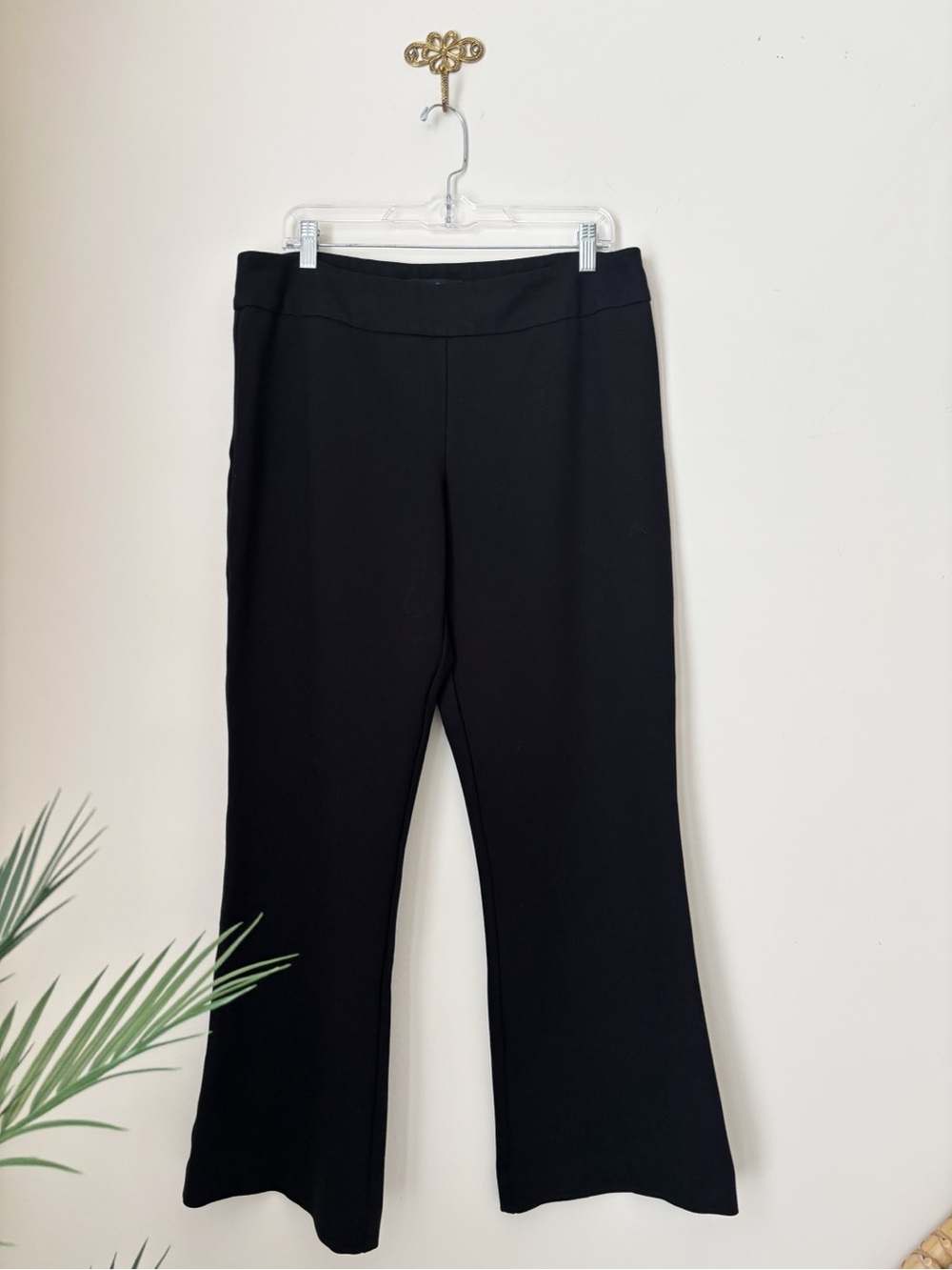 Estelle & Finn Black Ponte Knit Flare Pants Sz 12 Quiet Luxury